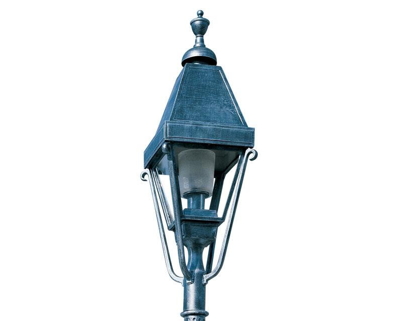 Hampshire, 150W Clear HPS Lamp, Type III Cutoff Reflector, Post Top Mount